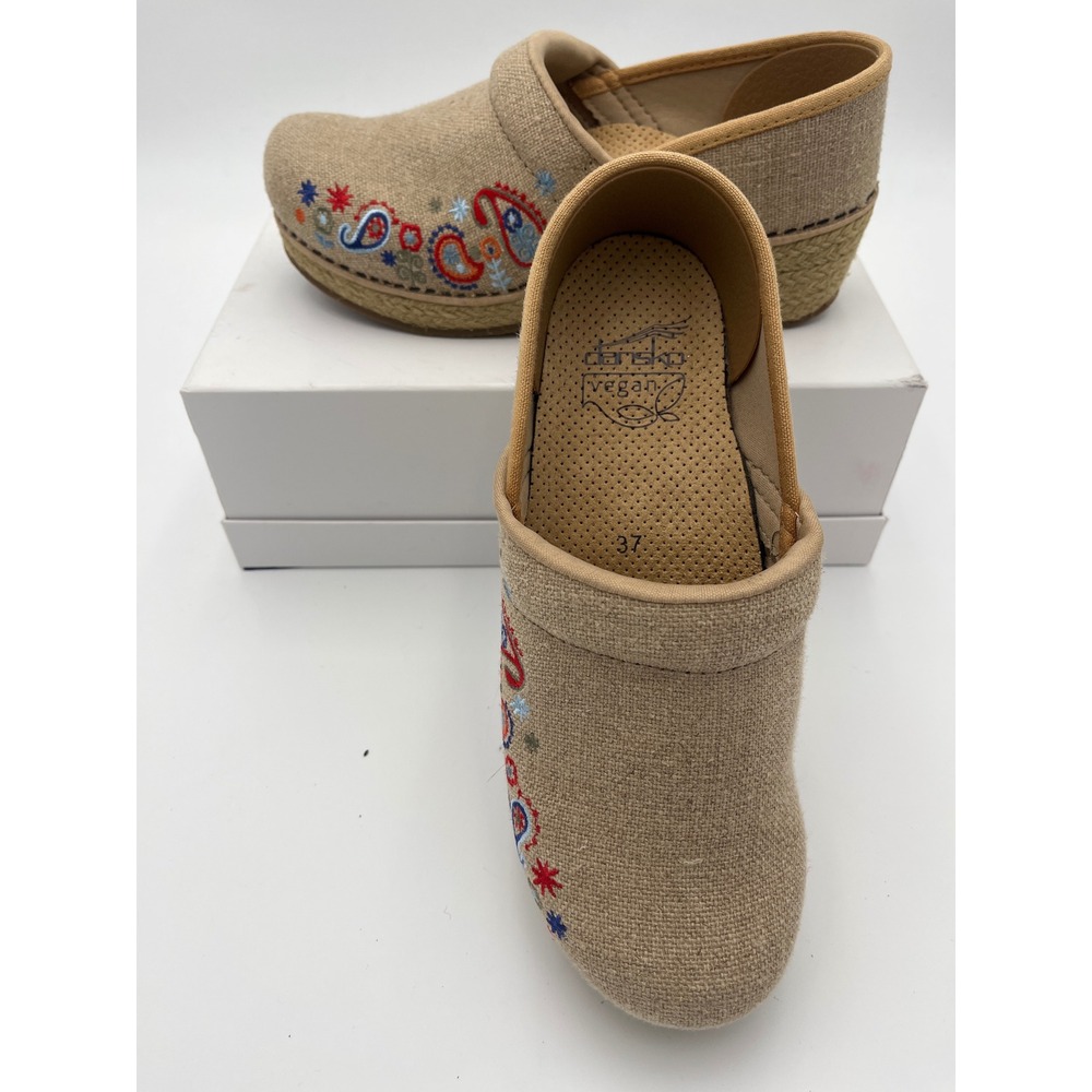 Dansko Vegan Professional Clogs Tan Linen Paisley Embroidered Espadrille 37